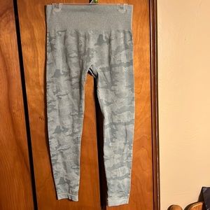 Camo scrunch leggings